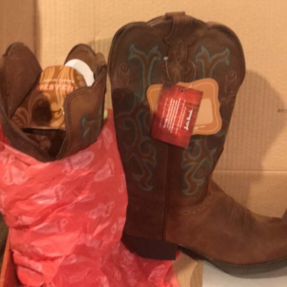 Ladies’ riding boots. NWT!